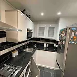 Central Cosy Apartment In Quiet Location