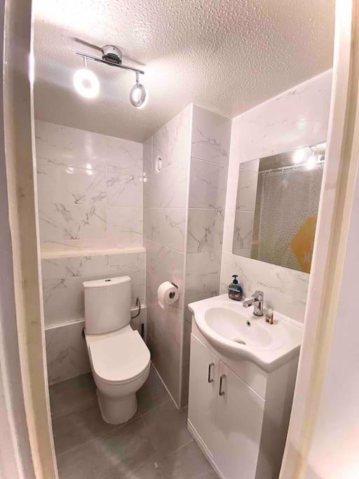 Cosy In Quiet Location Apartment